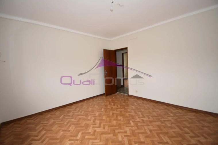 Moradia T3 para Venda em São João Baptista e Santa Maria dos Olivais Foto 13