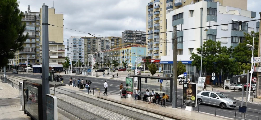 Apartamento T3 para Venda em Laranjeiro e Feijó Foto 4