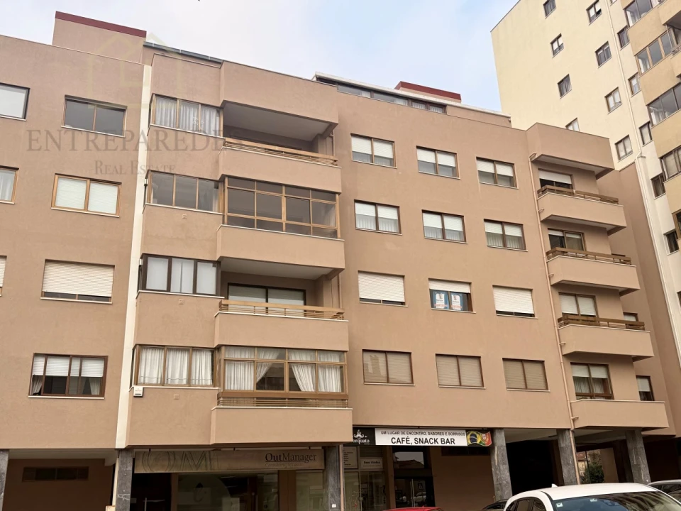 Apartamento T3 para Venda em Espinho Foto 1