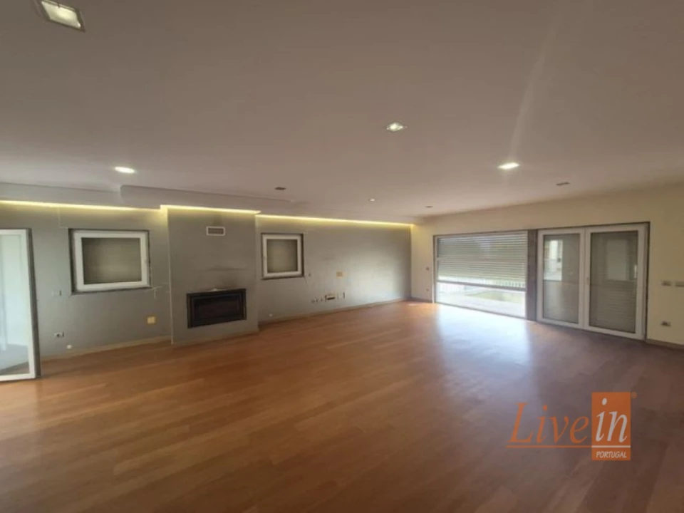 Moradia T4 para Venda em Ericeira Foto 1