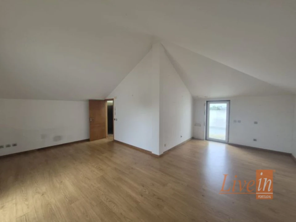 Moradia T4 para Venda em Ericeira Foto 6