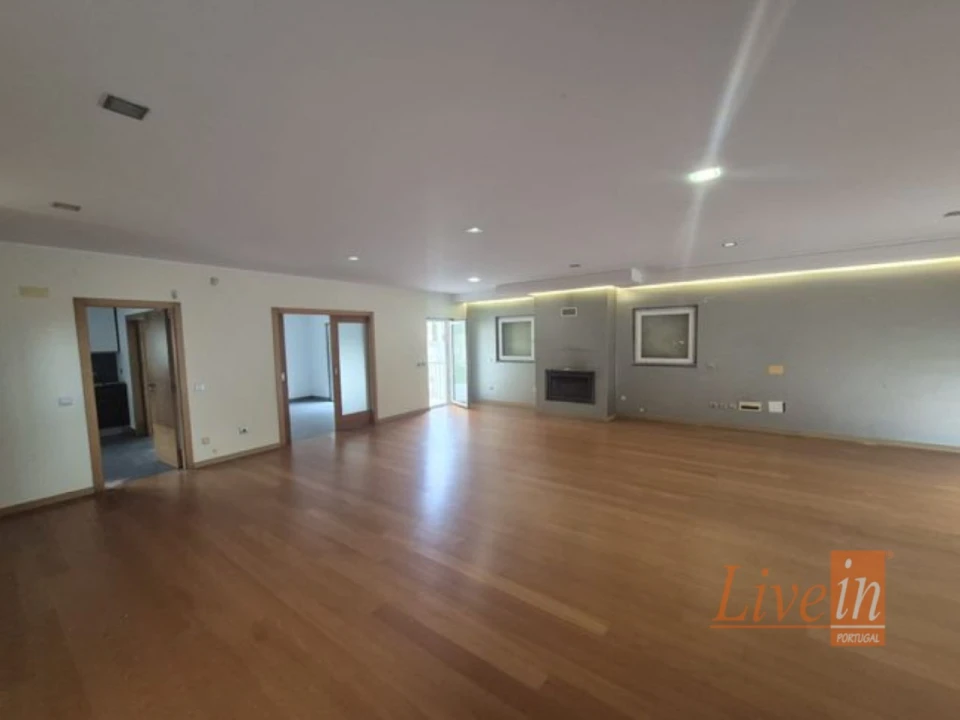 Moradia T4 para Venda em Ericeira Foto 9