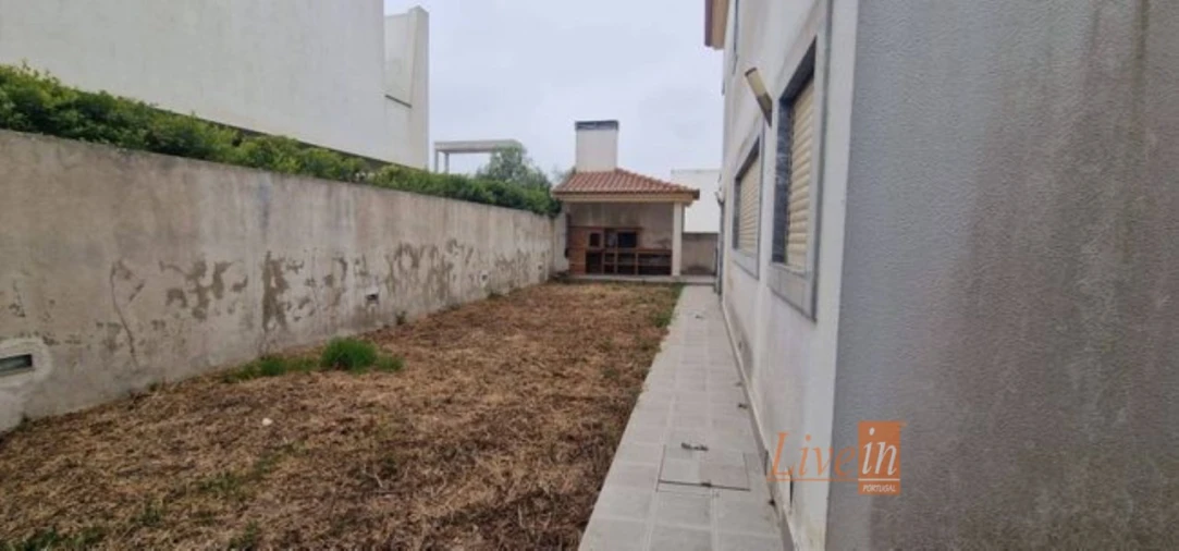 Moradia T4 para Venda em Ericeira Foto 10