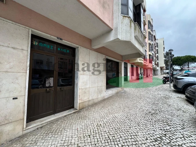 Loja para Venda em Cacém e São Marcos Foto 2