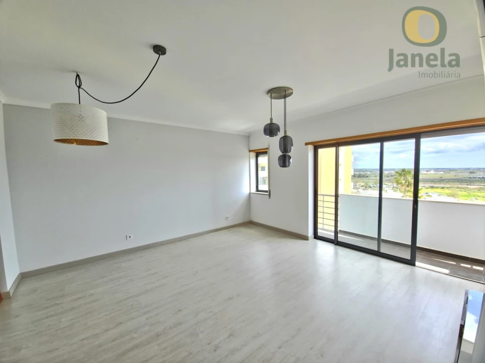 Apartamento T3 para Venda em Faro (Sé e São Pedro) Foto 2