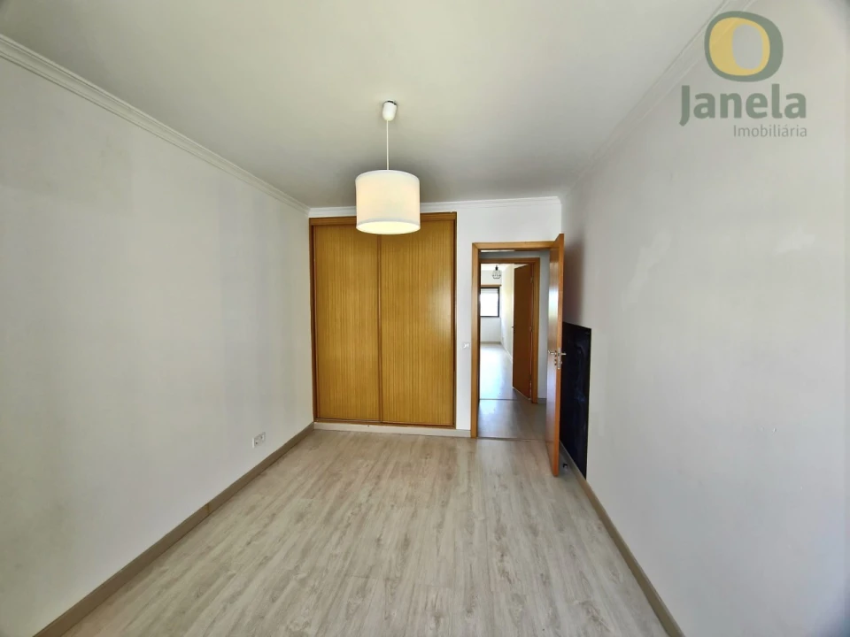 Apartamento T3 para Venda em Faro (Sé e São Pedro) Foto 19