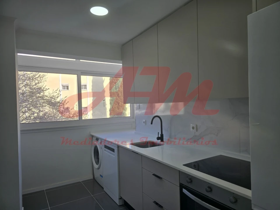 Apartamento T2 para Venda em Águas Livres Foto 6