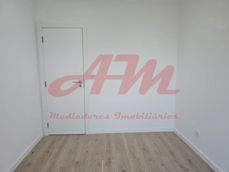 Apartamento T2 para Venda em Águas Livres Foto 23