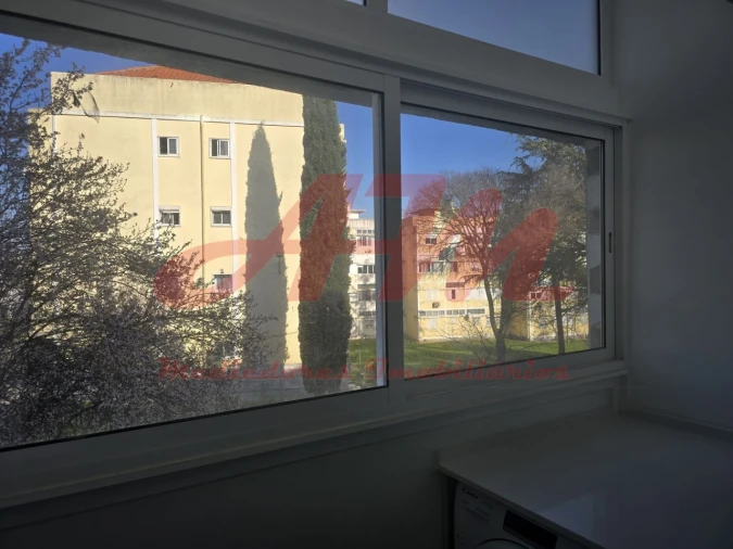 Apartamento T2 para Venda em Águas Livres Foto 1