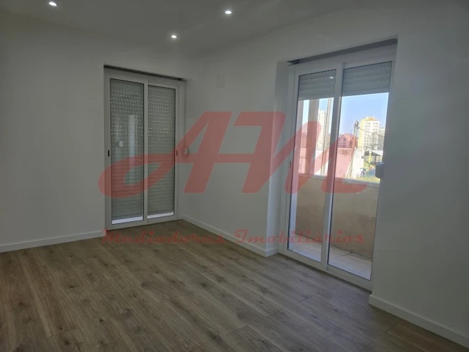 Apartamento T2 para Venda em Águas Livres Foto 4