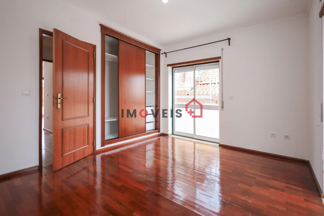 Apartamento T2 para Venda em Marinha Grande Foto 8
