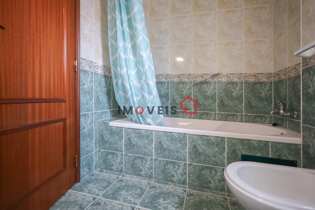 Apartamento T2 para Venda em Marinha Grande Foto 13
