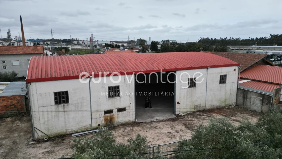 Armazém para Venda em Calvaria de Cima Foto 12