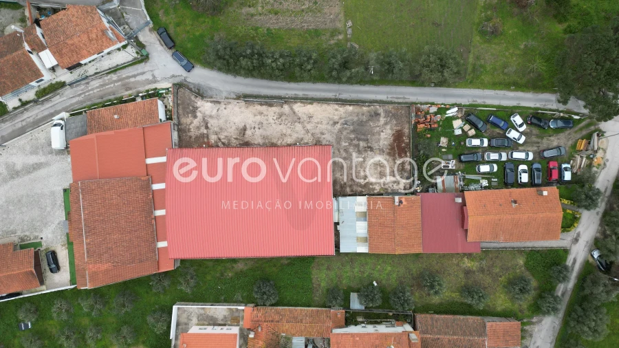 Armazém para Venda em Calvaria de Cima Foto 13