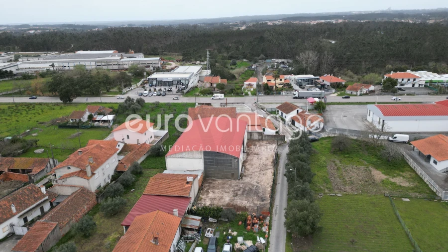 Armazém para Venda em Calvaria de Cima Foto 14