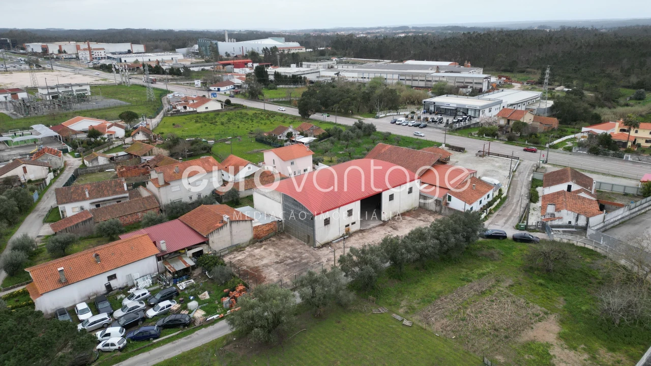 Armazém para Venda em Calvaria de Cima Foto 15