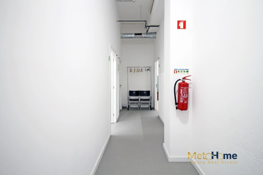 Loja para Arrendamento em Mafamude e Vilar do Paraíso Foto 4