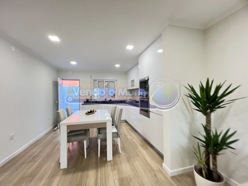 Moradia T2 para Venda em Samora Correia Foto 5