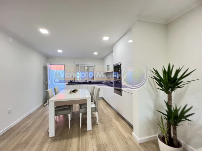 Moradia T2 para Venda em Samora Correia Foto 5