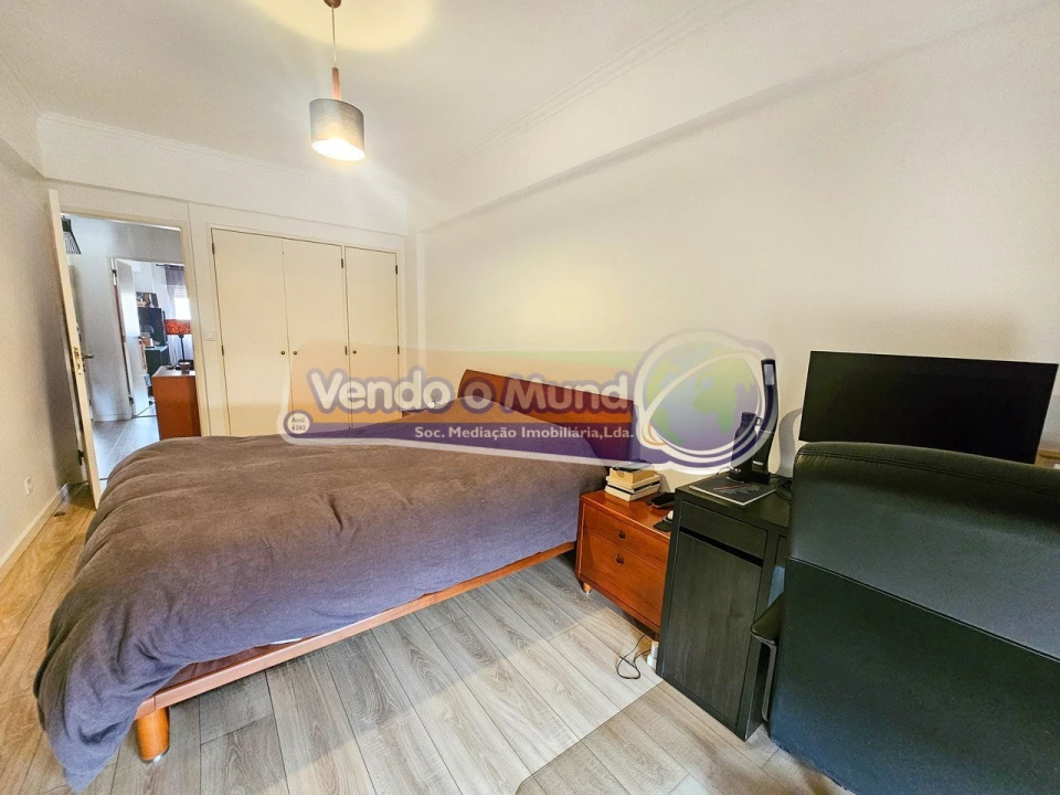 Apartamento T2 para Venda em Rio de Mouro Foto 12