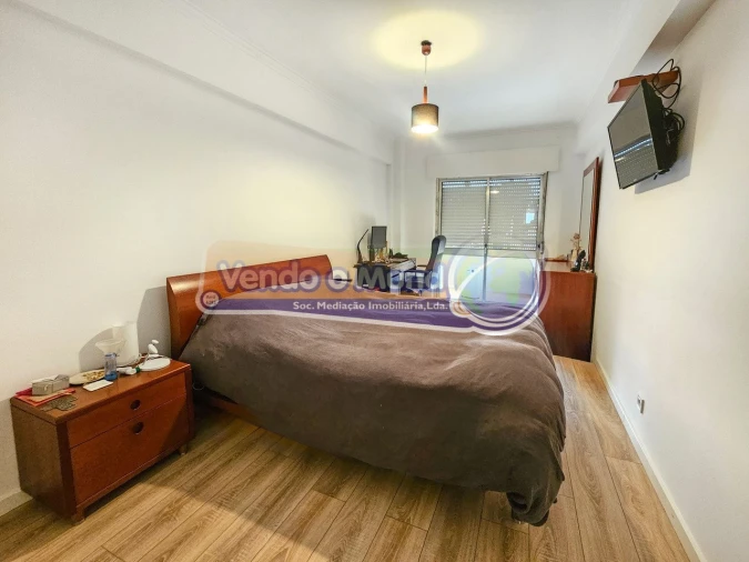 Apartamento T2 para Venda em Rio de Mouro Foto 11