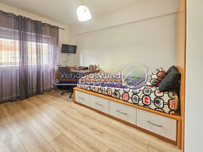Apartamento T2 para Venda em Rio de Mouro Foto 14