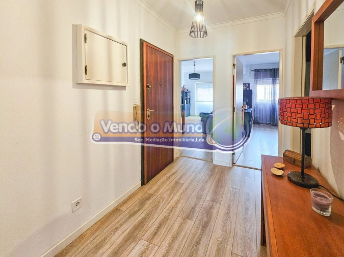 Apartamento T2 para Venda em Rio de Mouro Foto 4