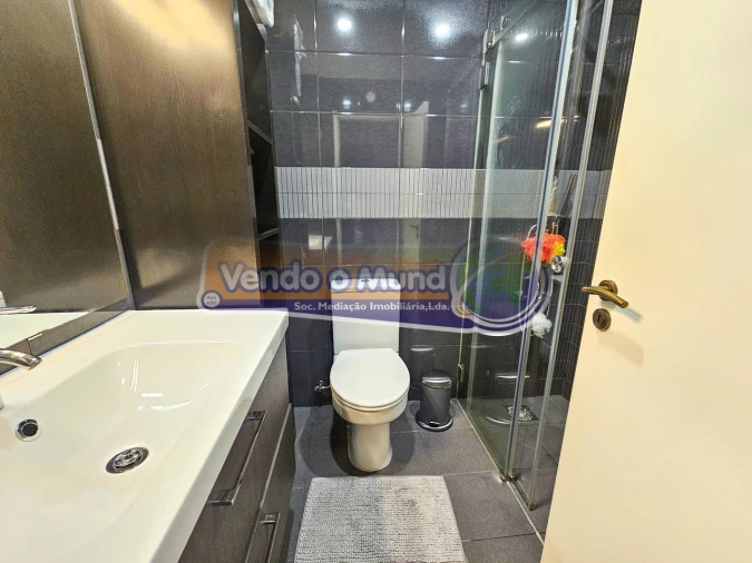 Apartamento T2 para Venda em Rio de Mouro Foto 10