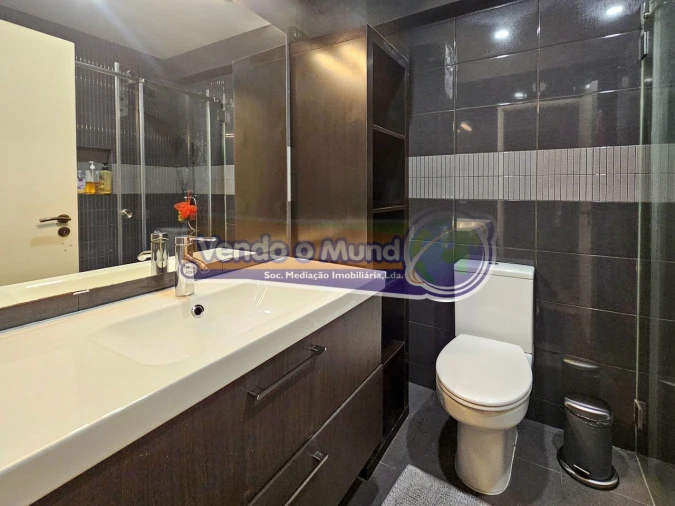 Apartamento T2 para Venda em Rio de Mouro Foto 9