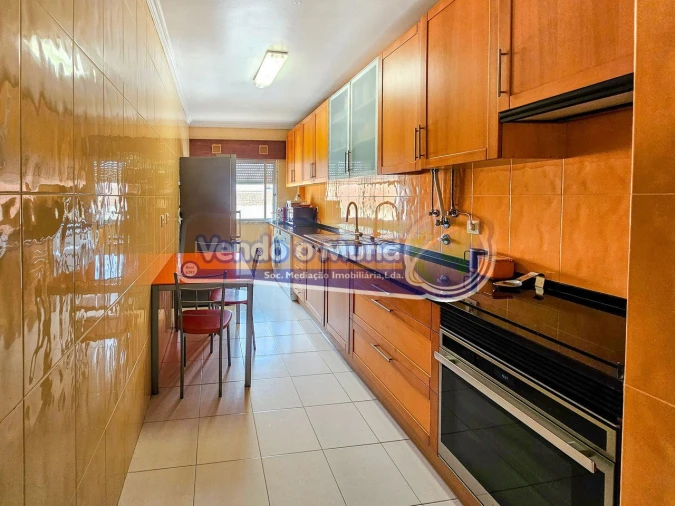 Apartamento T2 para Venda em Rio de Mouro Foto 3
