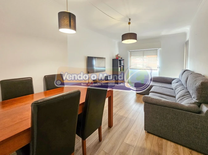 Apartamento T2 para Venda em Rio de Mouro Foto 6