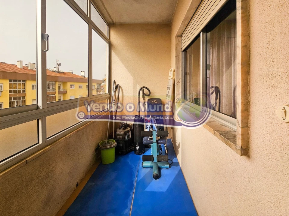 Apartamento T2 para Venda em Rio de Mouro Foto 8