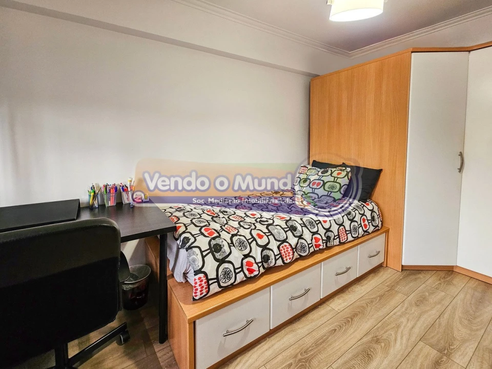 Apartamento T2 para Venda em Rio de Mouro Foto 16