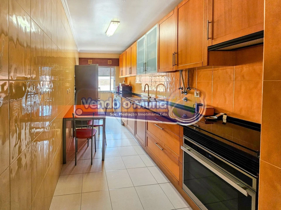 Apartamento T2 para Venda em Rio de Mouro Foto 3