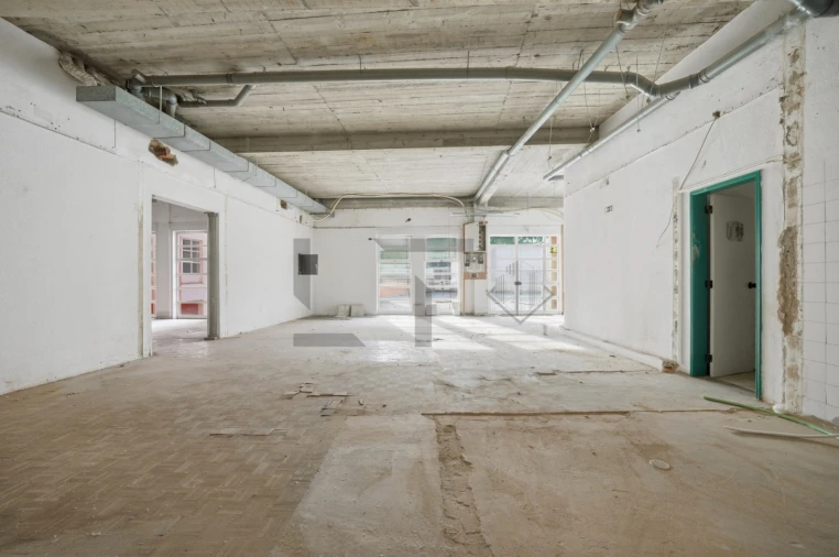 Loja para Arrendamento em Algés, Linda-A-Velha e Cruz Quebrada-Dafundo Foto 4