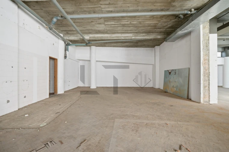 Loja para Arrendamento em Algés, Linda-A-Velha e Cruz Quebrada-Dafundo Foto 11