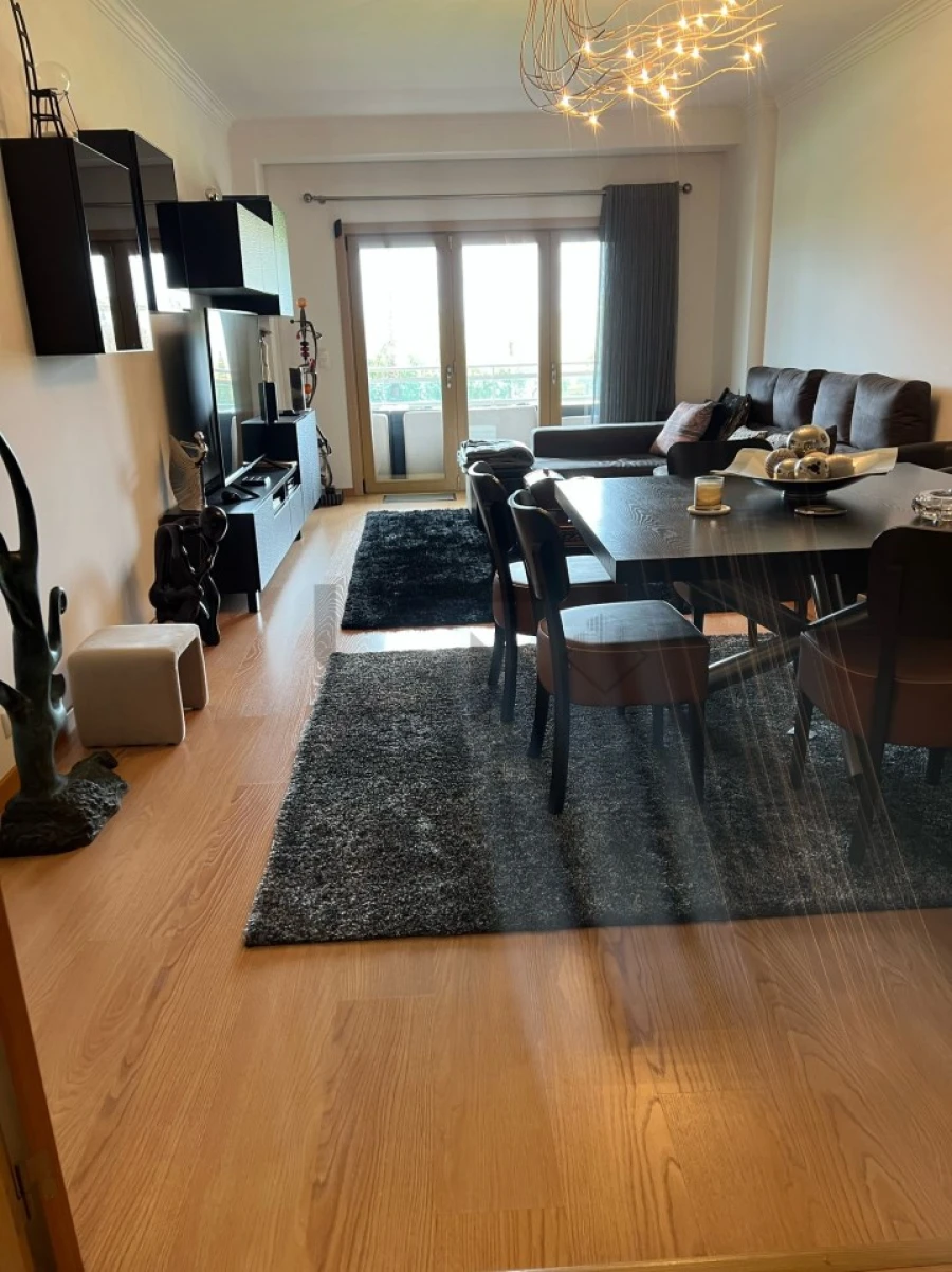 Apartamento T2 para Venda em Sacavém e Prior Velho Foto 4