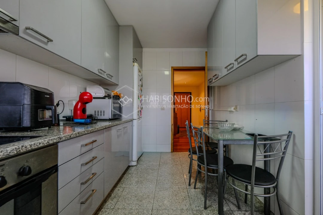 Apartamento T3 para Venda em Moreira Foto 9