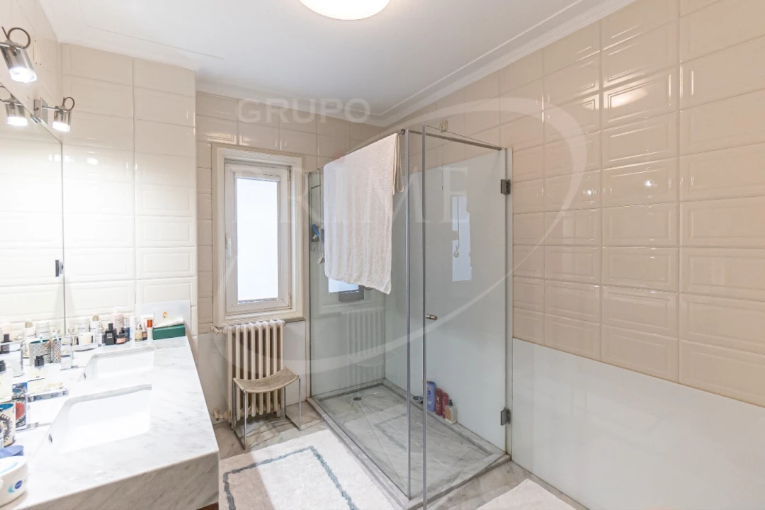 Moradia T5 para Arrendamento em Aldoar, Foz do Douro e Nevogilde Foto 26