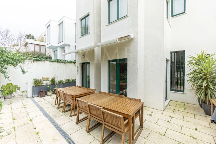 Moradia T5 para Arrendamento em Aldoar, Foz do Douro e Nevogilde Foto 15