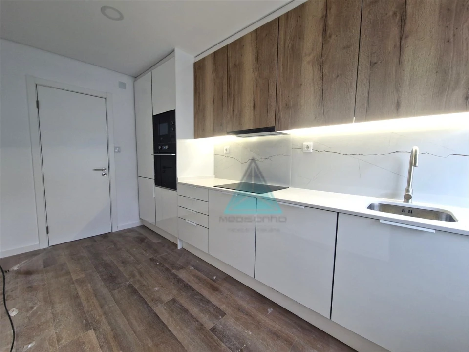 Apartamento T2 para Venda em Amora Foto 2