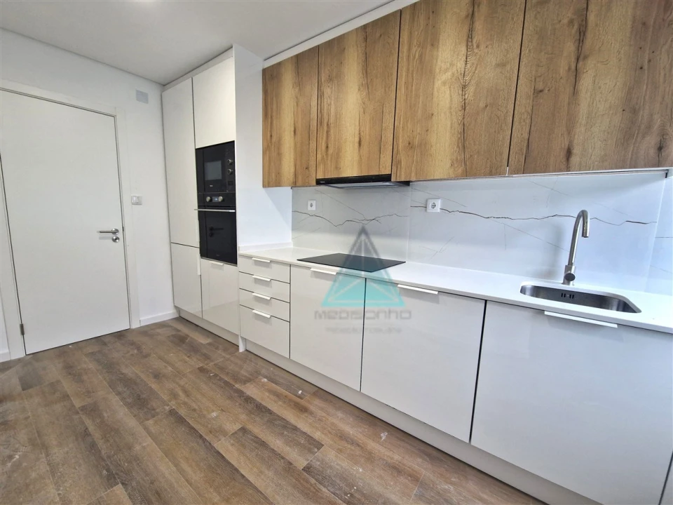 Apartamento T2 para Venda em Amora Foto 9