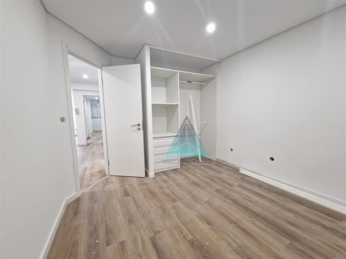 Apartamento T2 para Venda em Amora Foto 7