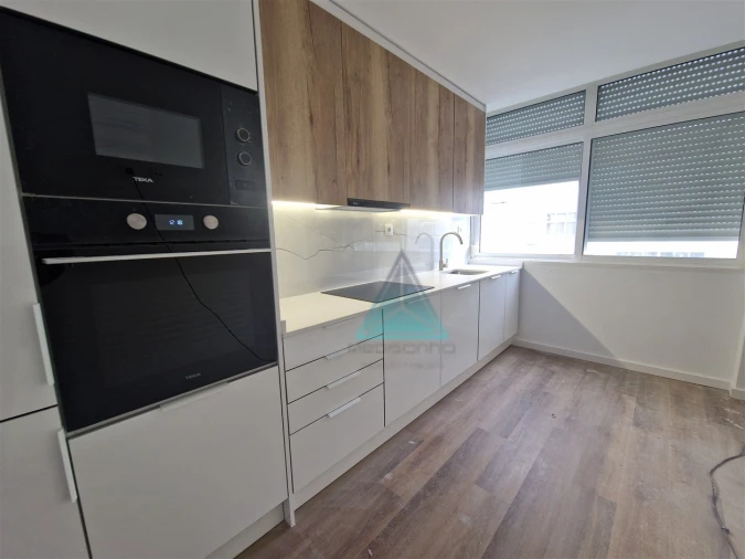 Apartamento T2 para Venda em Amora Foto 3