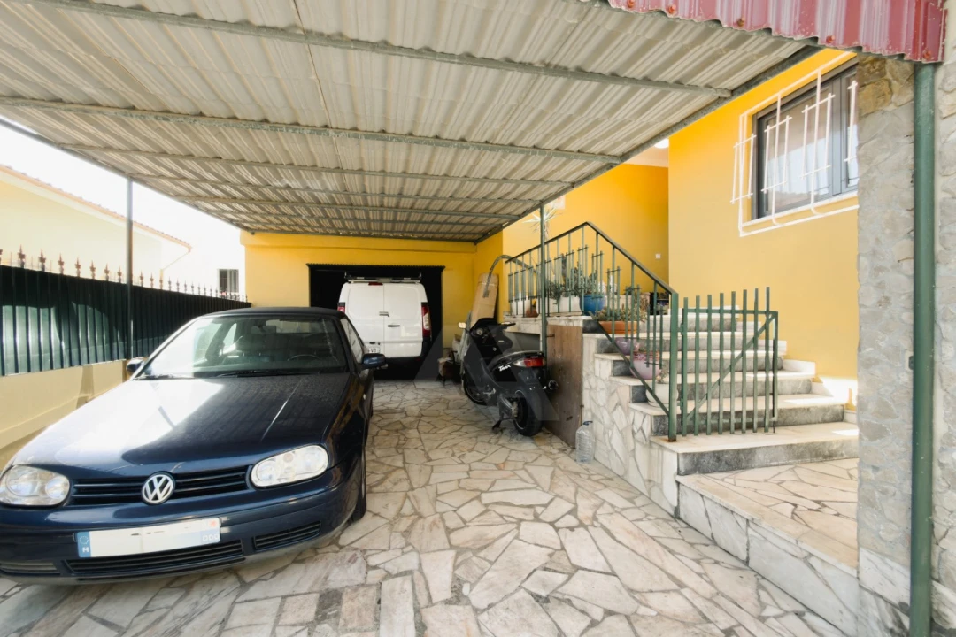 Moradia T4 para Venda em Alcabideche Foto 40