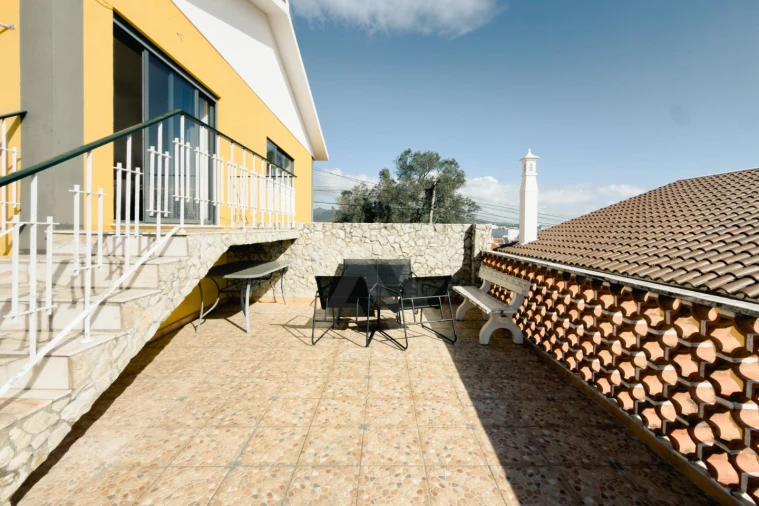 Moradia T4 para Venda em Alcabideche Foto 2