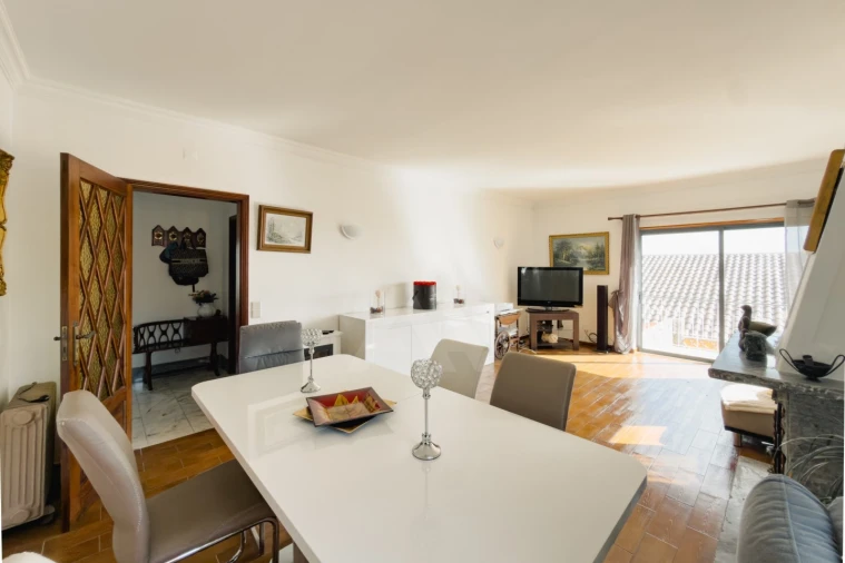 Moradia T4 para Venda em Alcabideche Foto 6