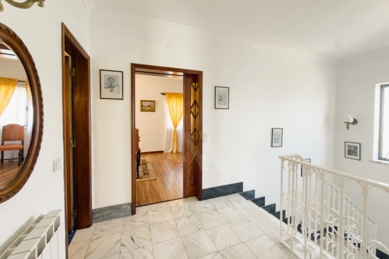 Moradia T4 para Venda em Alcabideche Foto 7