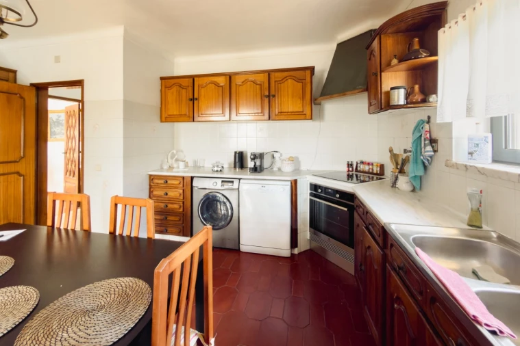 Moradia T4 para Venda em Alcabideche Foto 12