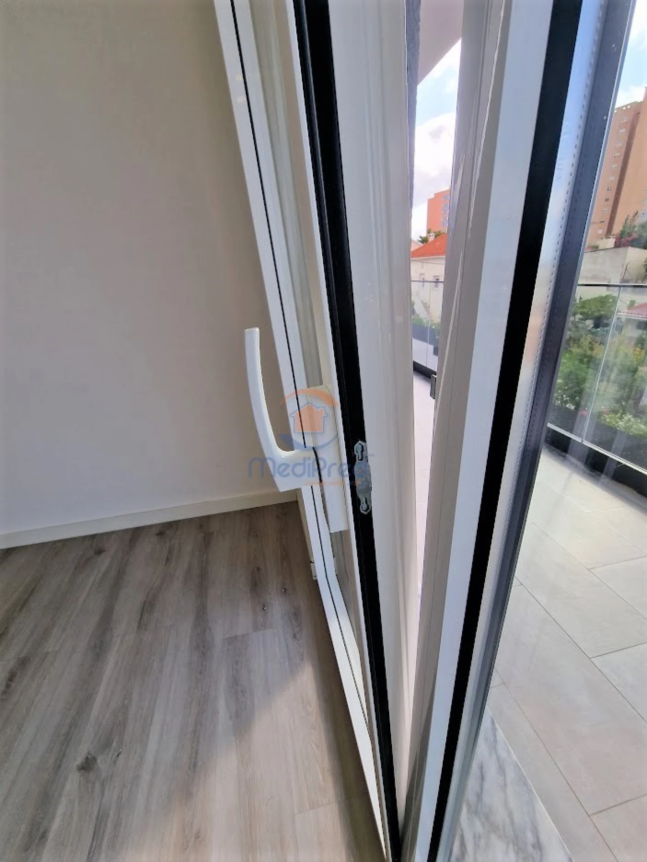 Apartamento T2 para Venda em Santo António dos Cavaleiros e Frielas Foto 15